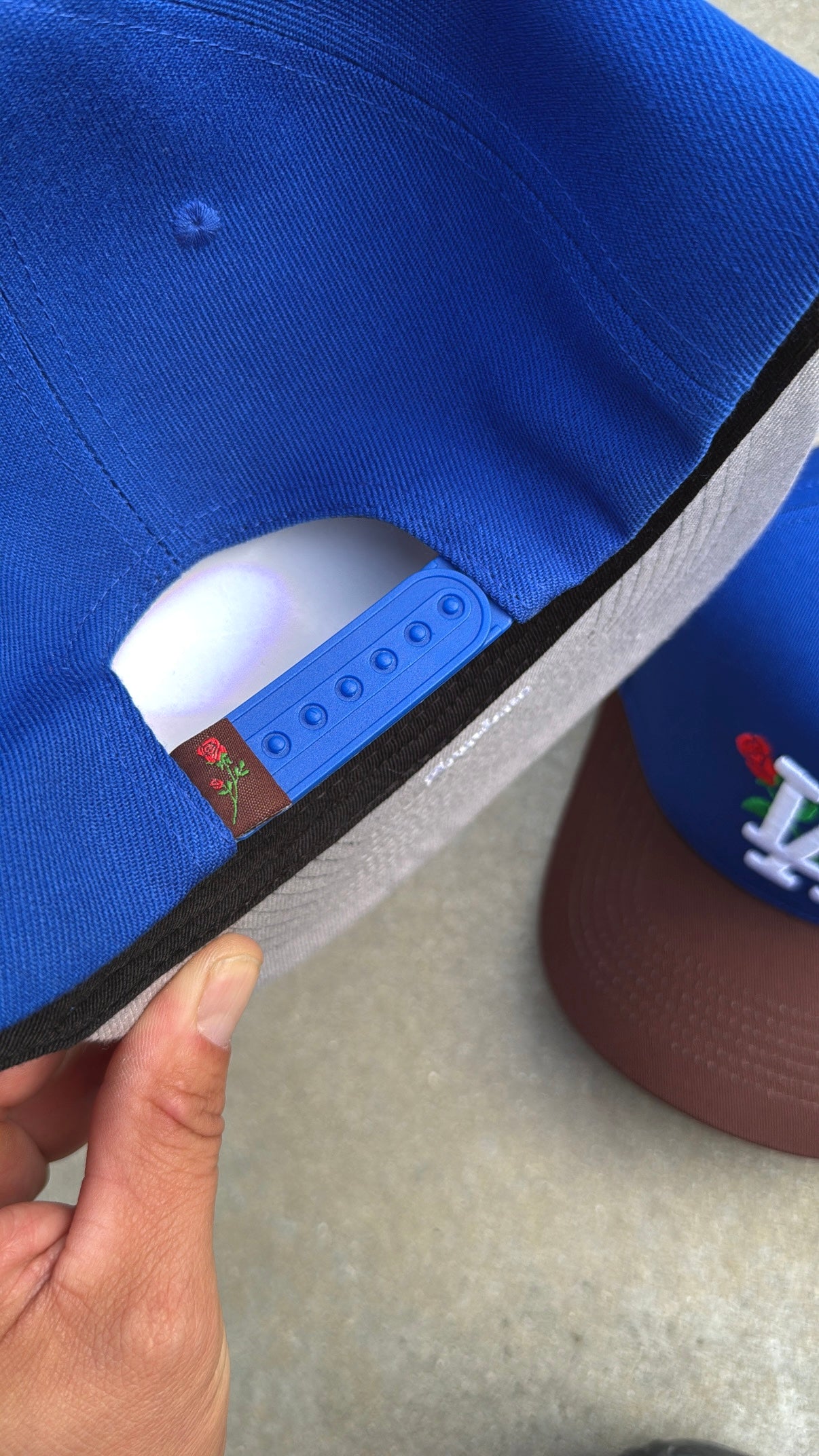 La Rose (Blue crown / Brown Brim)